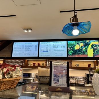 Urth Cafe - Coffee & Tea Near Me - Los Angeles, California