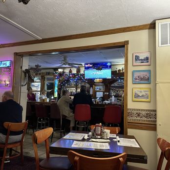Rita's - Dining room next to bar - American Near Me - Lake Bluff, Illinois Rita's - Dining room next to bar - American Near Me - Lake Bluff, Illinois