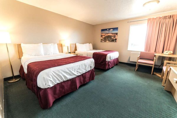 Red Ledges Inn by null