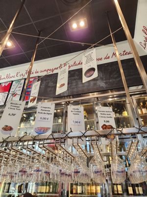 L'Avant Comptoir du Marché by null