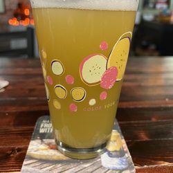 Flynn's On Maxwell Uptown Wine And Beer - Life In The Clouds!!