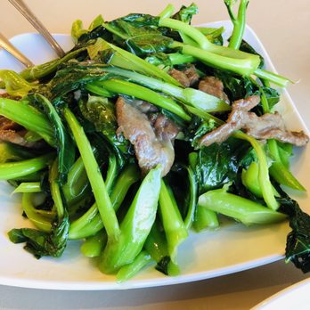 China Palace Restaurant - Beef & Gai Lan - Chinese Near Me - Calgary, Alberta