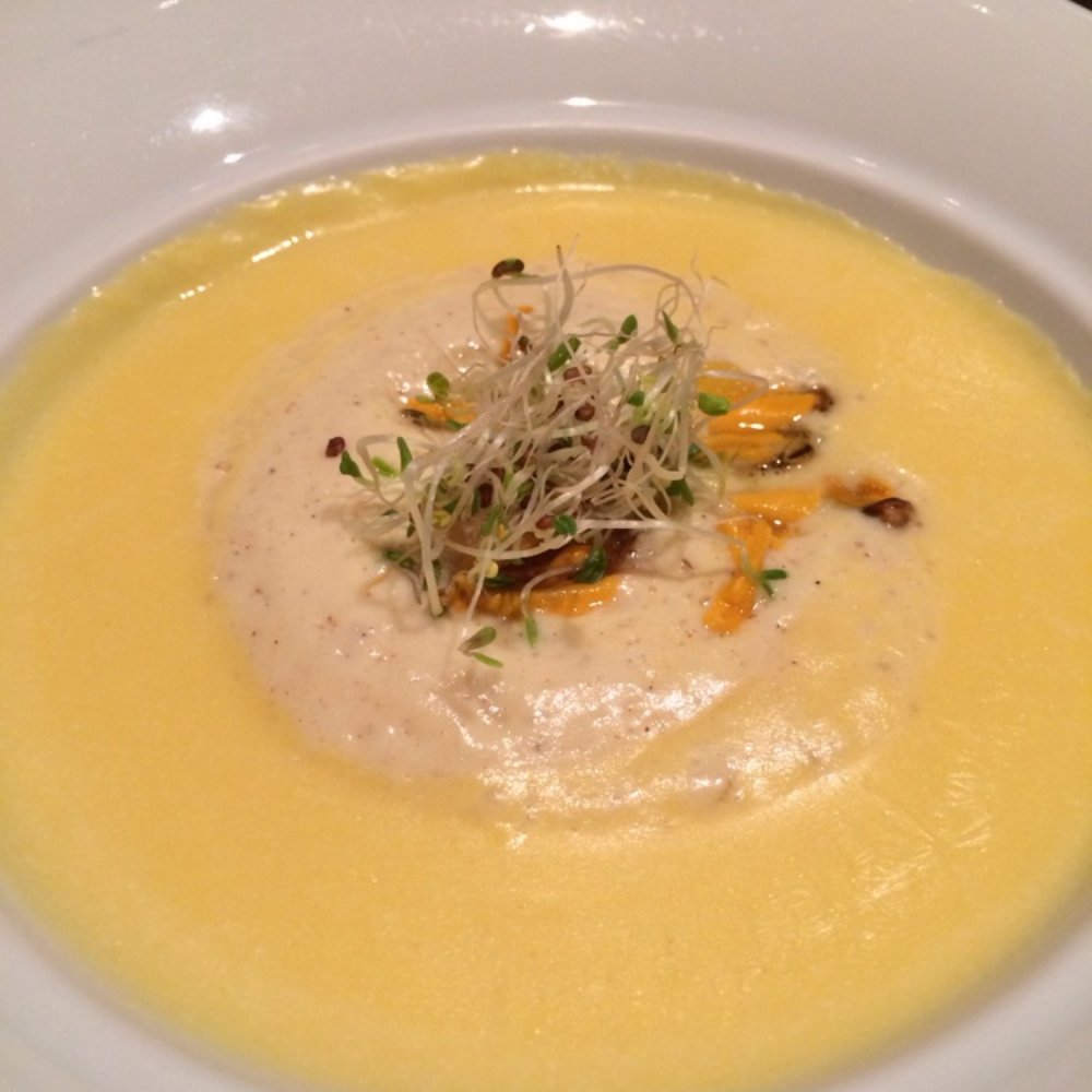 L'Epigramme - Velouté I'd butternut squash w mussels - French Near Me - Paris, 75 L'Epigramme - Velouté I'd butternut squash w mussels - French Near Me - Paris, 75