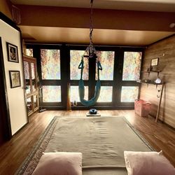 Peaceful Pathways Massage - Peaceful Pathways Massage room.