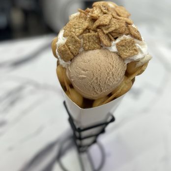 Babes Bubble Waffle Cafe - Cinnamon Toast Crunch bubble waffle - Waffles Near Me - Brookfield, Wisconsin