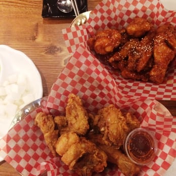 The Fry - Half and half chicken (fried chicken with spicy sauce, fried chicken with sauce on the side) - Korean Near Me - Toronto, Ontario