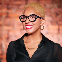 Licorice Beauty LLC / Licorice Beauty NY - Her eyelash extensions enhanced her portfolio pic for linkedin.