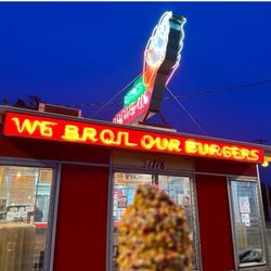 Dick's Drive-Inn - Twinkled cone!! So good!!
