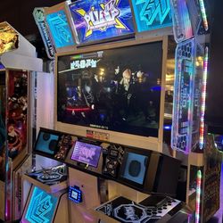 Slingshot Social Game Club - Dance game!