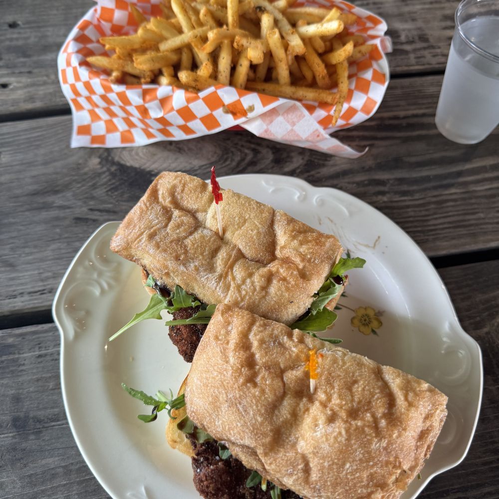 Woodneck Kitchen - The Poor Joe + fries - Barbeque Near Me - Austin, Texas Woodneck Kitchen - The Poor Joe + fries - Barbeque Near Me - Austin, Texas