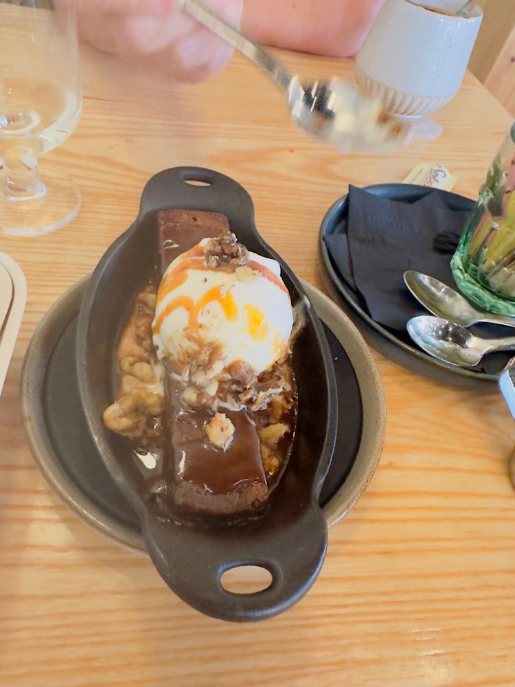 Social spots from Hello Monty
