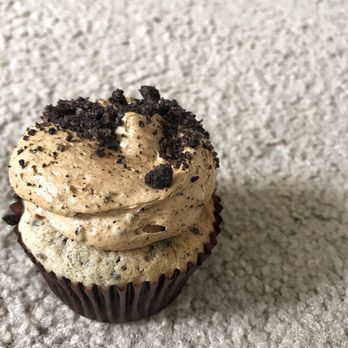 Georgetown Cupcake - Coffee Cookies & Creme - Bakeries Near Me - Bethesda, Maryland