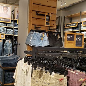 Levi’s Outlet Store - Accessories Near Me - Sunrise, Florida