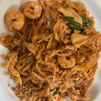 Thai Place - Shrimp and chicken pad Thai - Thai Near Me - Overland Park, Kansas Thai Place - Shrimp and chicken pad Thai - Thai Near Me - Overland Park, Kansas