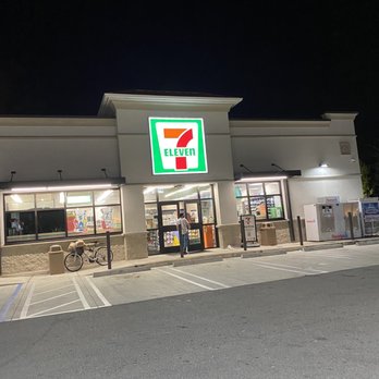 Mobil - Front of store. - Gas Stations Near Me - MIAMI, Florida