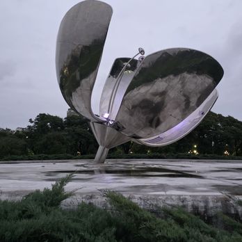 Floralis Generica - Parks Near Me - Buenos Aires, C
