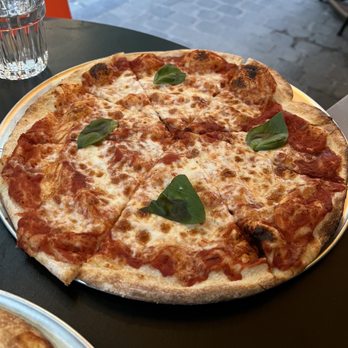 Otomat - Margherita - Pizza Near Me - Brussels, BRU