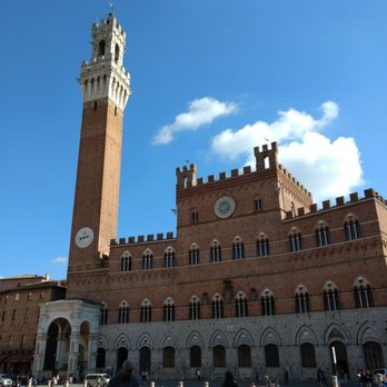 Torre del Mangia - Landmarks & Historical Buildings Near Me - Siena, SI
