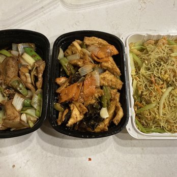 Northeast Chinese Restaurant II - Double cooked pork belly, fried tofu with spicy sauce, and Singapore rice noodles - Szechuan Near Me - Albany, New York Northeast Chinese Restaurant II - Double cooked pork belly, fried tofu with spicy sauce, and Singapore rice noodles - Szechuan Near Me - Albany, New York