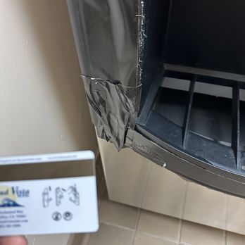 Grand Vista Hotel - Broken ice Machine - Hotels Near Me - Simi Valley, California