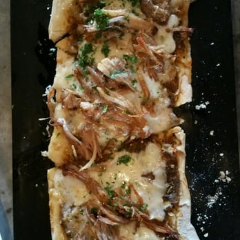 Common Theory - My poblano pulled pork flatbread. Eh. It looks better than it tasted...it was pretty bland. - Gastropubs Near Me - San Diego, California Common Theory - My poblano pulled pork flatbread. Eh. It looks better than it tasted...it was pretty bland. - Gastropubs Near Me - San Diego, California
