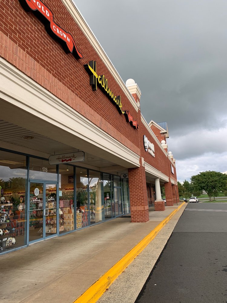 BANNER’S HALLMARK SHOP Updated September 2024 44110 Ashburn