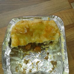 The Old Rolling Pin - Beef and vegetable pie