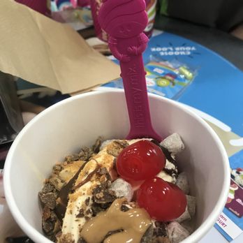 Menchie's - Desserts Near Me - Kalamazoo, Michigan