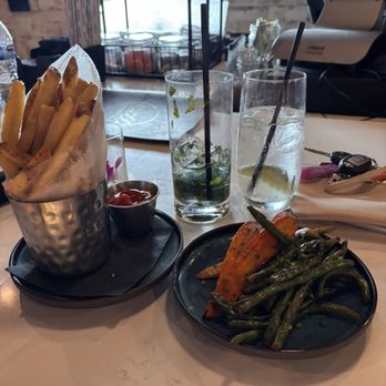 Castillo Craft Bar + Kitchen - Diners Near Me - St. Augustine, Florida
