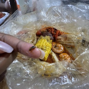 La Juicy Seafood - Cajun/Creole Near Me - O'Fallon, Missouri