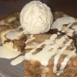 Cinnamon Bun Bread Pudding