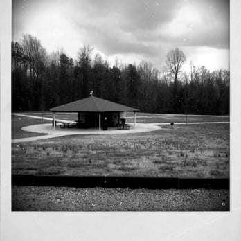 Bellingham Park - Sit, eat, relax. Trails in background woods. - Parks Near Me - Mooresville, North Carolina