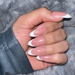 Almond shape with French tip design nails