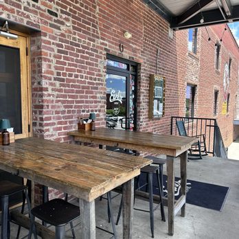 Earl's - Outside, upstairs - American Near Me - Winston-Salem, North Carolina