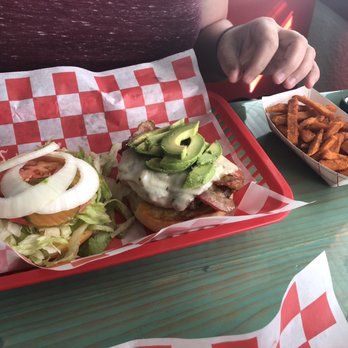 Pit Row Pit Stop - Cheese burger - Diners Near Me - Livingston, Texas