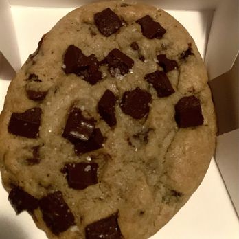 Crumbl - Lakeside - Bakeries Near Me - Omaha, Nebraska