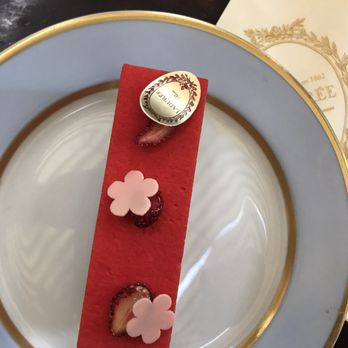 L'As du Fallafel - Strawberry cake - Kosher Near Me - Paris, 75 L'As du Fallafel - Strawberry cake - Kosher Near Me - Paris, 75