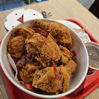Jollibee - Fast Food Near Me - Bakersfield, California Jollibee - Fast Food Near Me - Bakersfield, California