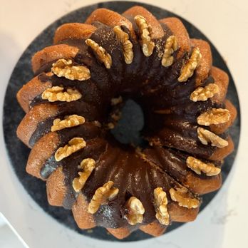 Dolce Luna - Pumpkin cake - Bakeries Near Me - Woodland Hills, California