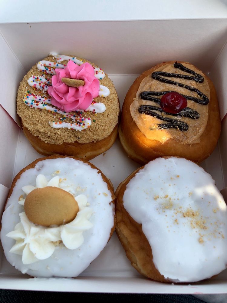 YONUTZ GOURMET DONUTS AND ICE CREAM 890 Photos & 514 Reviews 121 NW
