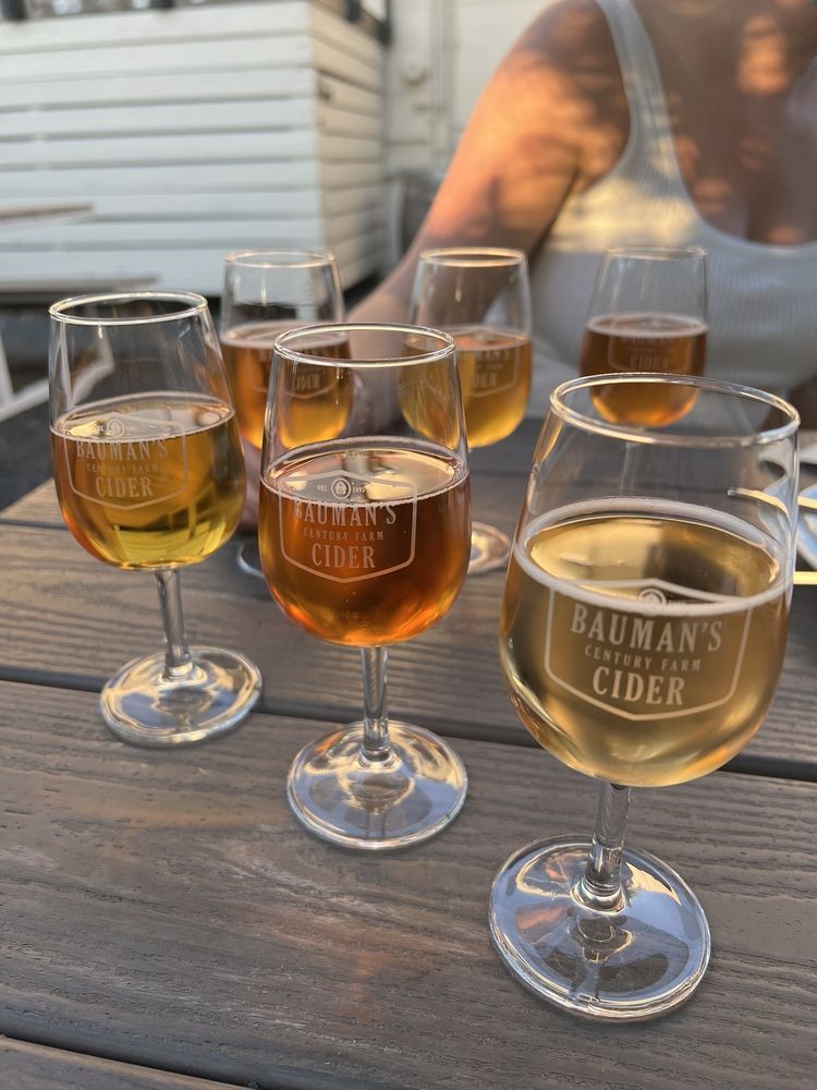 BAUMAN’S ON OAK Updated September 2024 23 Photos & 11 Reviews 930 SE Oak St, Portland