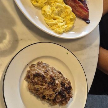 George + Kin's Diner - Diners Near Me - Napa, California