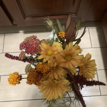 Love These Flowers - Fall flower arrangement - Florists Near Me - San Francisco, California Love These Flowers - Fall flower arrangement - Florists Near Me - San Francisco, California