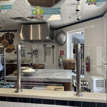 Kilwins Ice Cream - Chocolate - Fudge - Chocolatiers & Shops Near Me - Grapevine, Texas