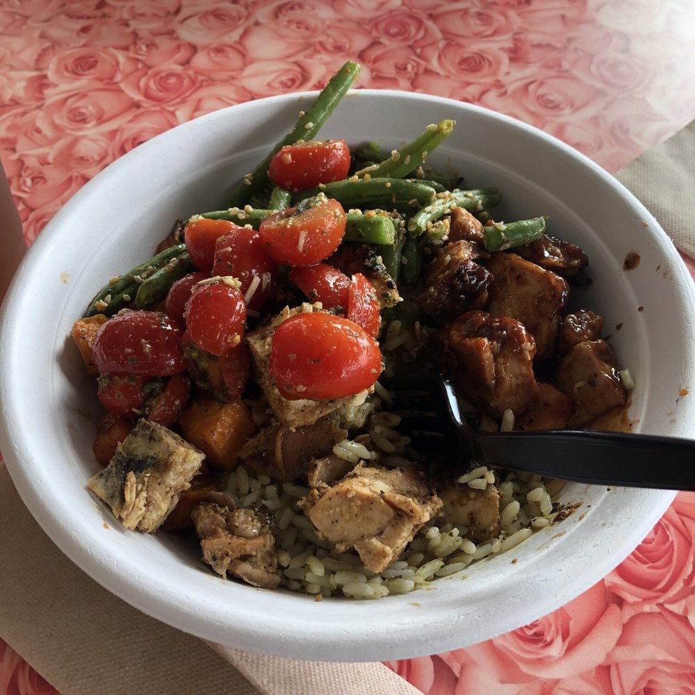 Fresh Kitchen - Bowl with citrus chicken and veggies - Vegetarian Near Me - Orlando, Florida Fresh Kitchen - Bowl with citrus chicken and veggies - Vegetarian Near Me - Orlando, Florida