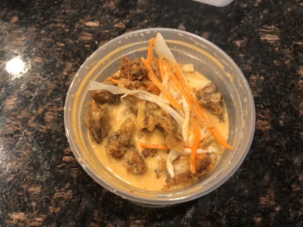 Order Crispy Duck Curry food online from Pasa-Thai store, McLean on bringmethat.com