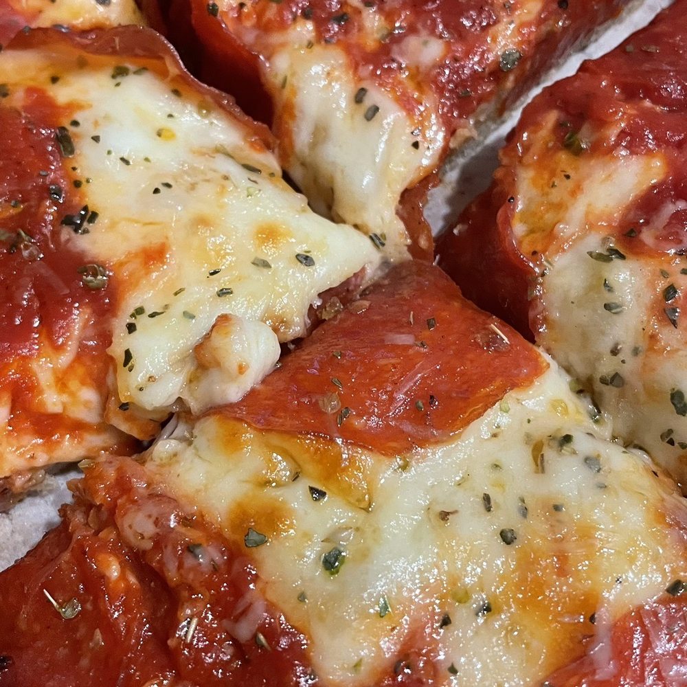 Federal Pizza - STRAIGHT UP PEPPERONI - Pizza Near Me - Phoenix, Arizona