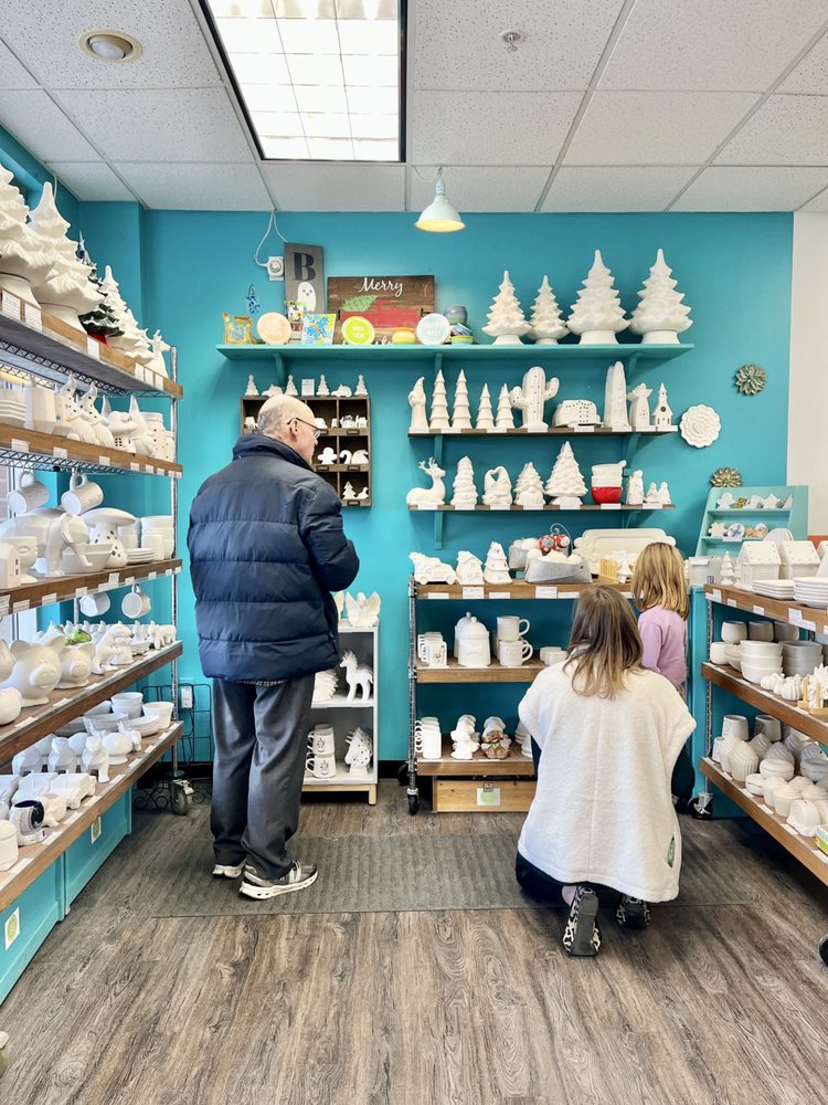 THE MUD ROOM - 73 Photos & 29 Reviews - 1971 E Beltline Ave NE, Grand ...