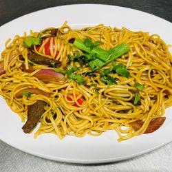 Tallarin saltado de carne