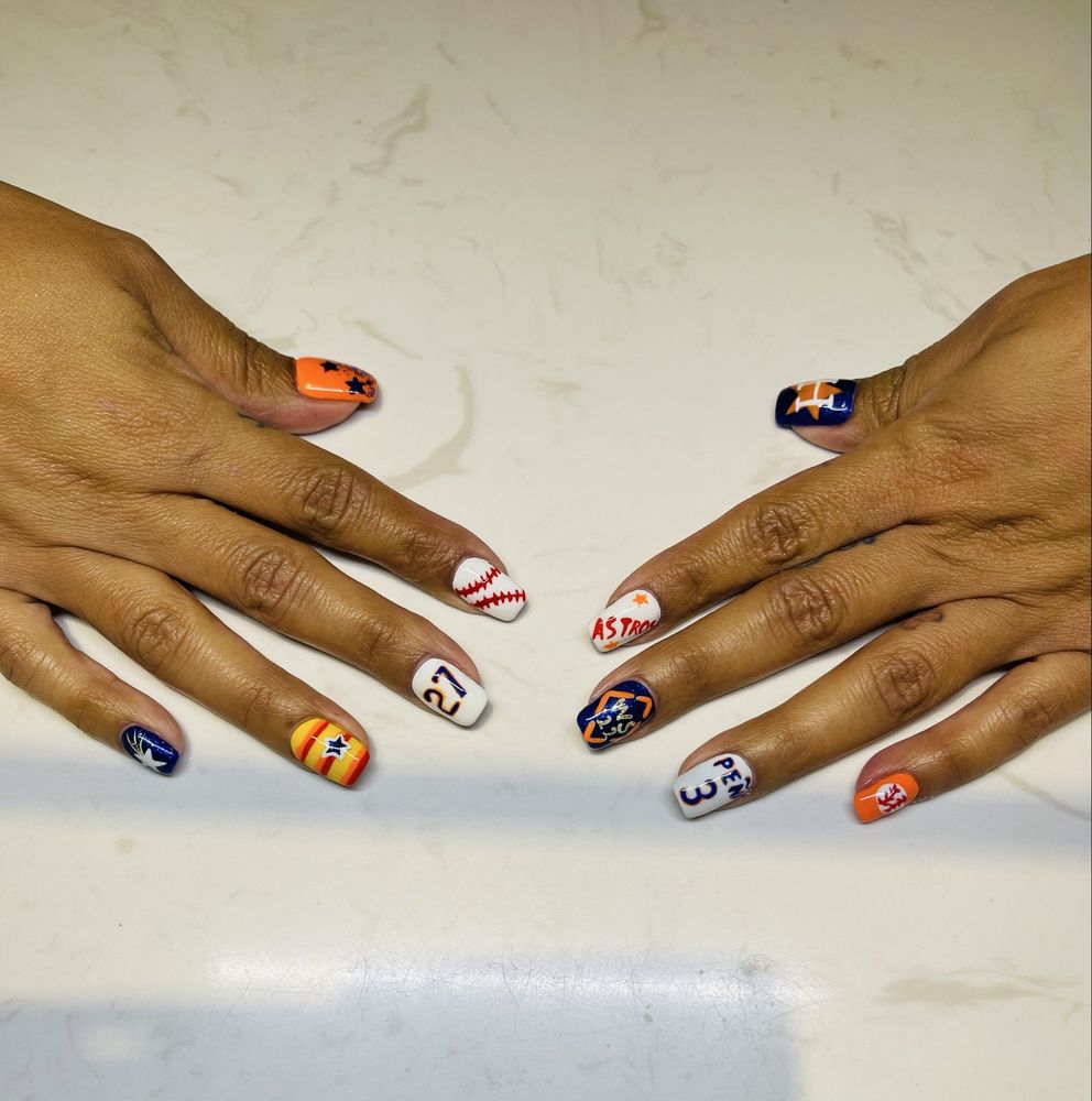 Luxury Nail & Spa Logo